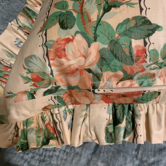 Professionally Custom made Standard Size Shams with 1930's antique Chintz - Picture 11 of 11